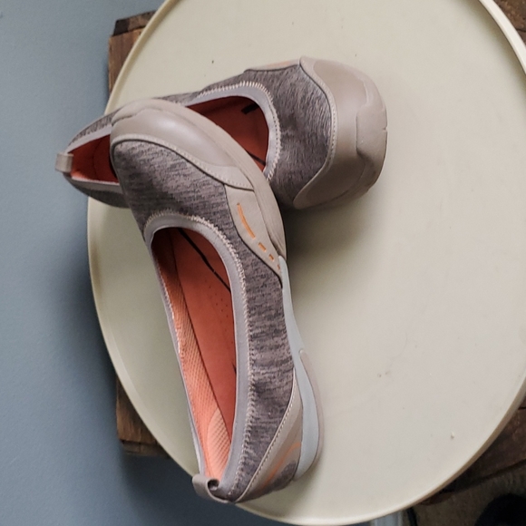 baretraps memory foam shoes